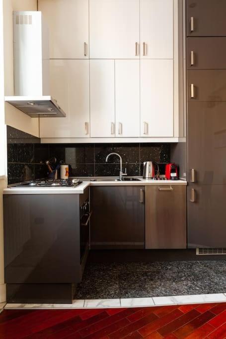 Casa Delle 5 Giornate Di Milano Lägenhet Exteriör bild